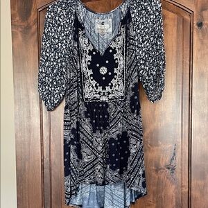 Cupio Navy and White Patterned Tunic Top